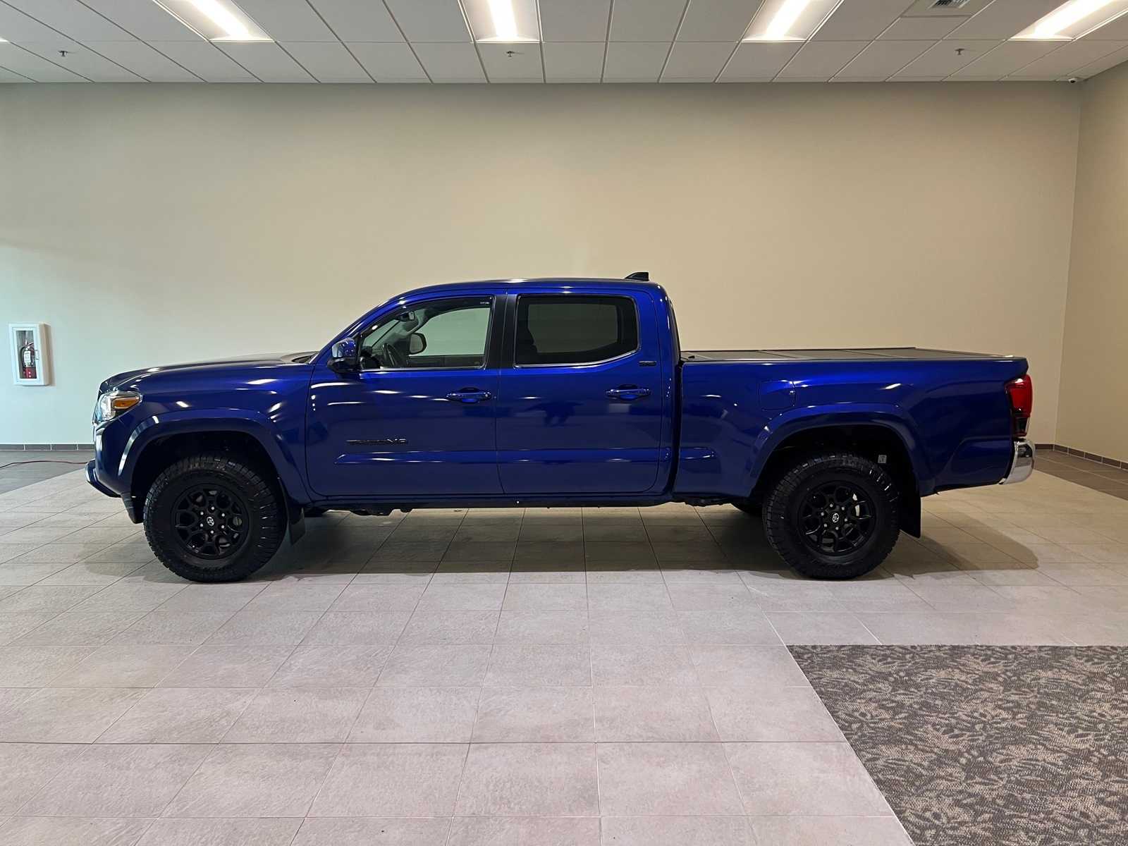 Thumbnail: 2022 Toyota Tacoma - 3