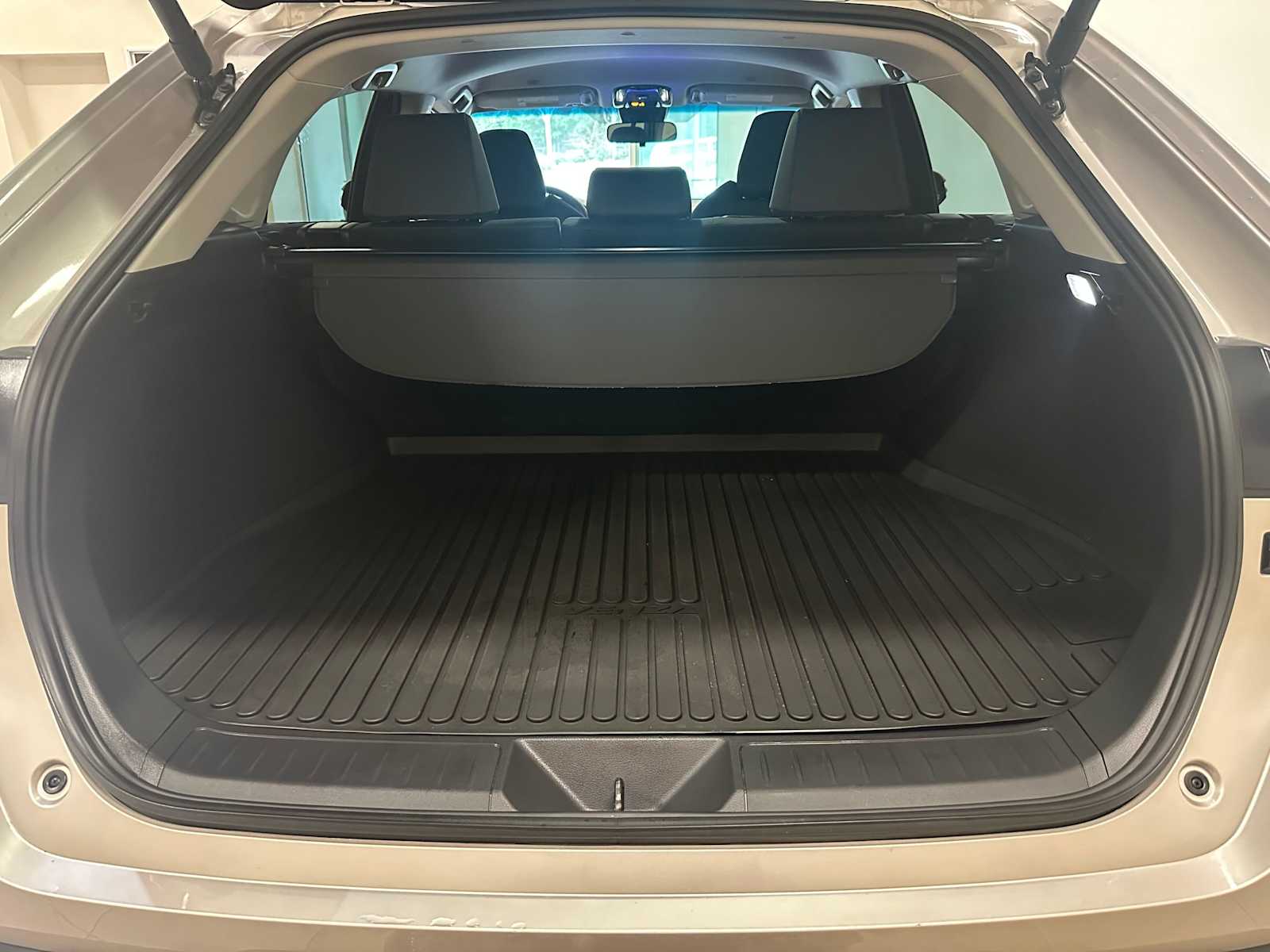 Thumbnail: 2024 Toyota Venza - 30