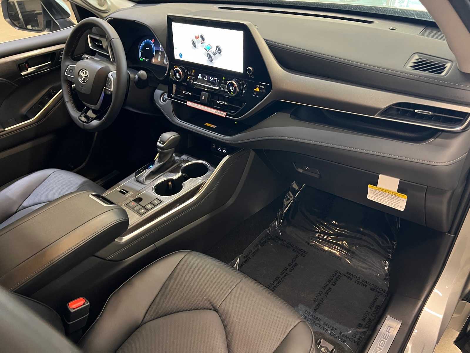 Thumbnail: 2025 Toyota Highlander - 15