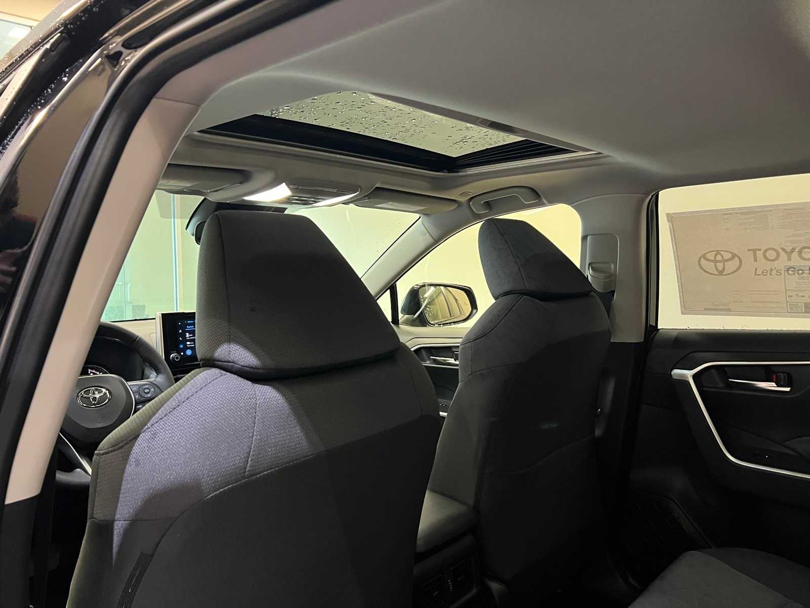 Thumbnail: 2025 Toyota RAV4 - 12