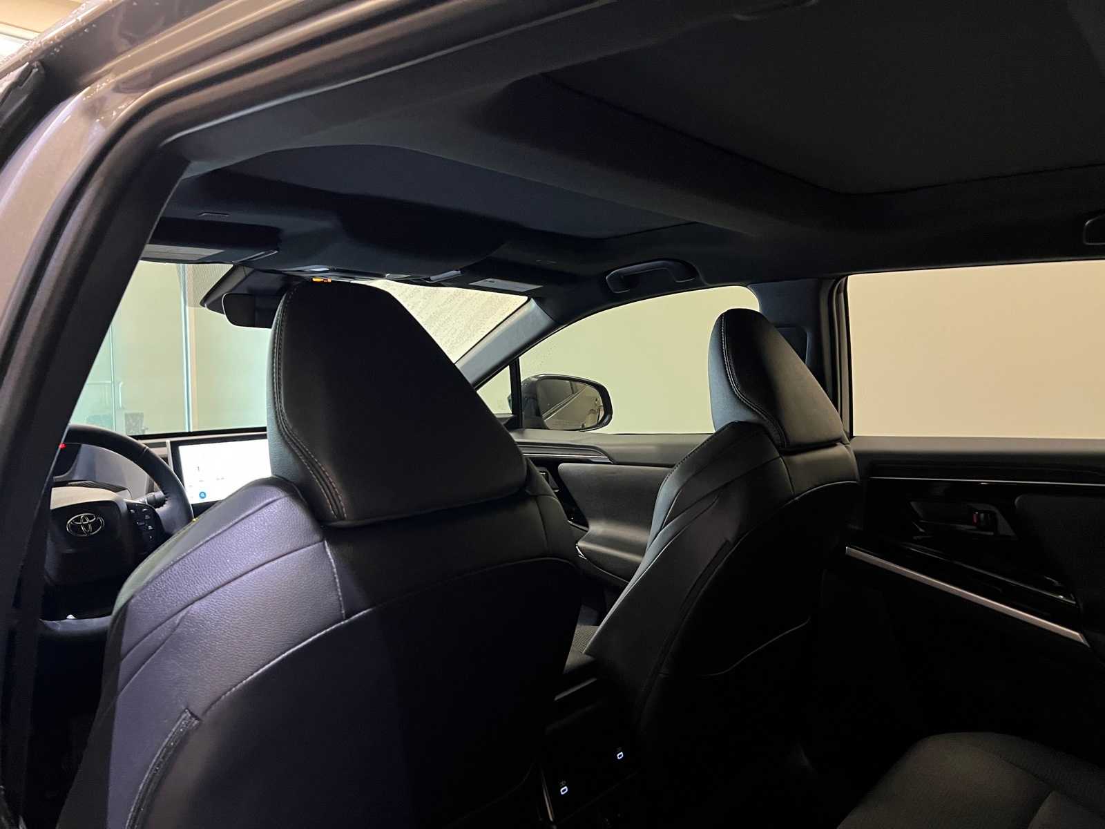 Thumbnail: 2024 Toyota bZ4X - 12