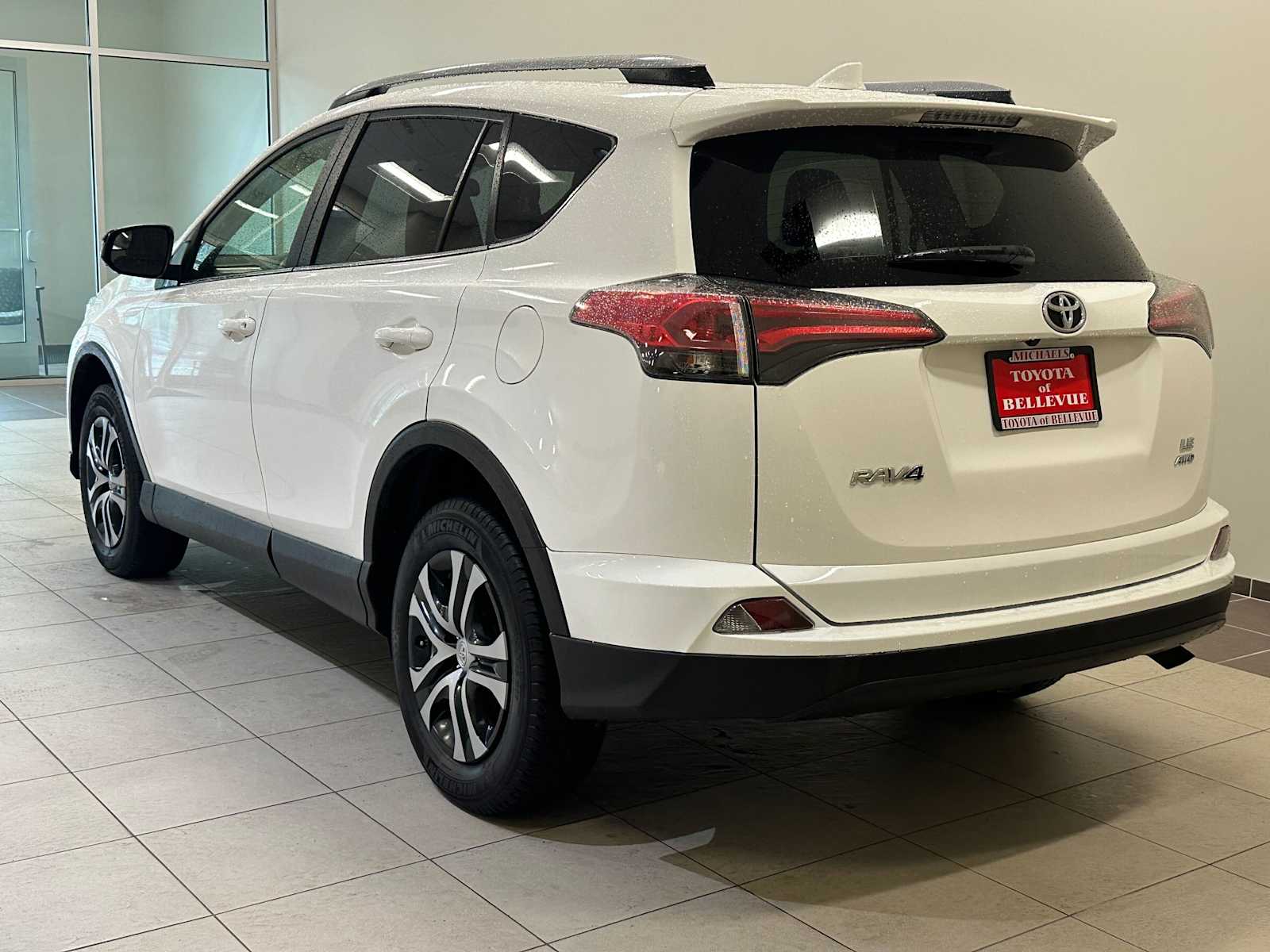 Thumbnail: 2018 Toyota RAV4 - 4