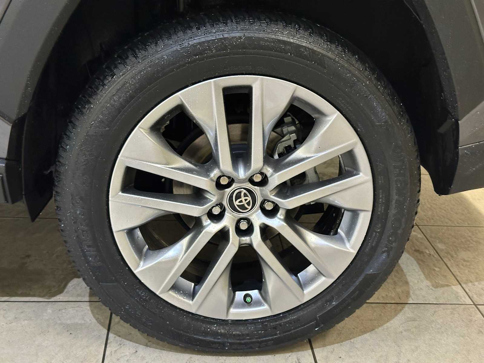 Thumbnail: 2022 Toyota RAV4 - 8