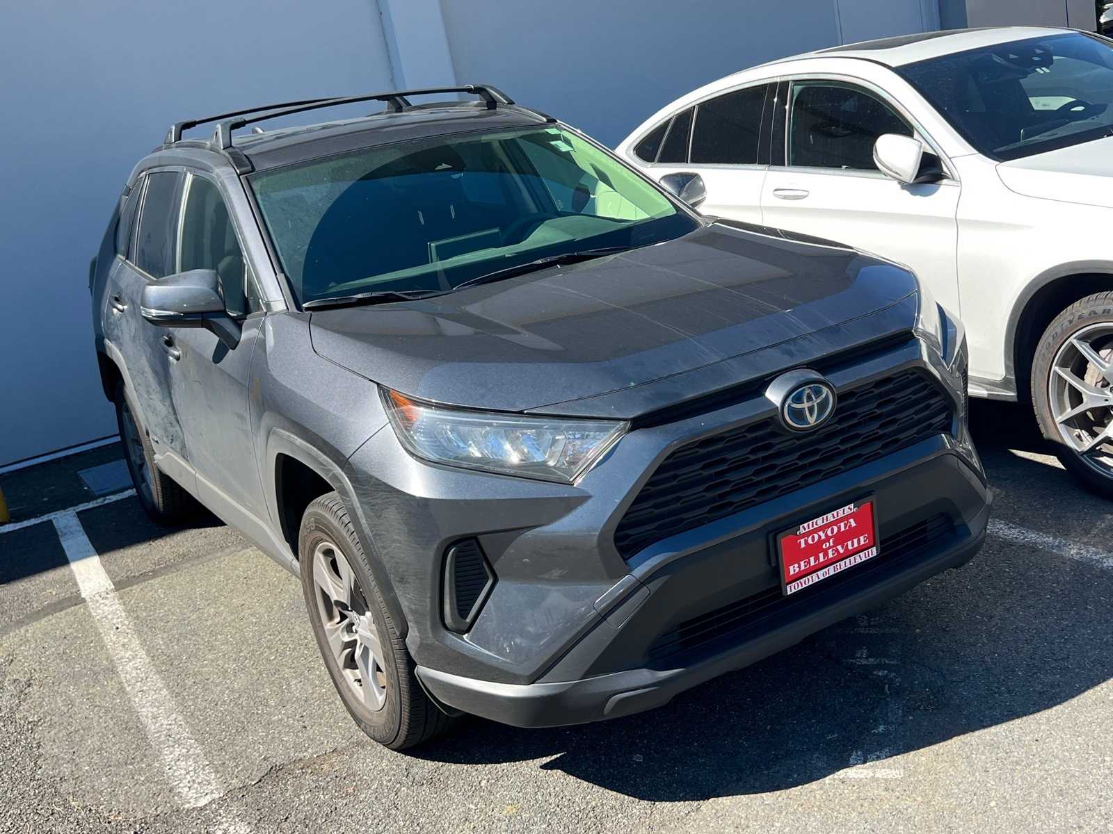 2022 Toyota RAV4 LE 3