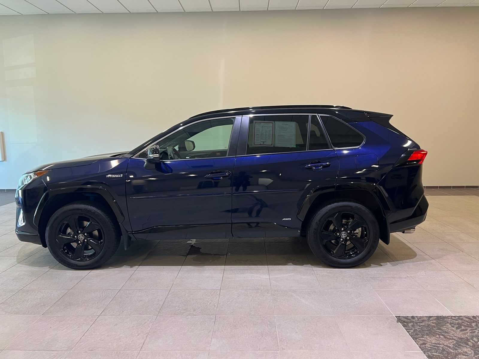 Thumbnail: 2020 Toyota RAV4 - 3