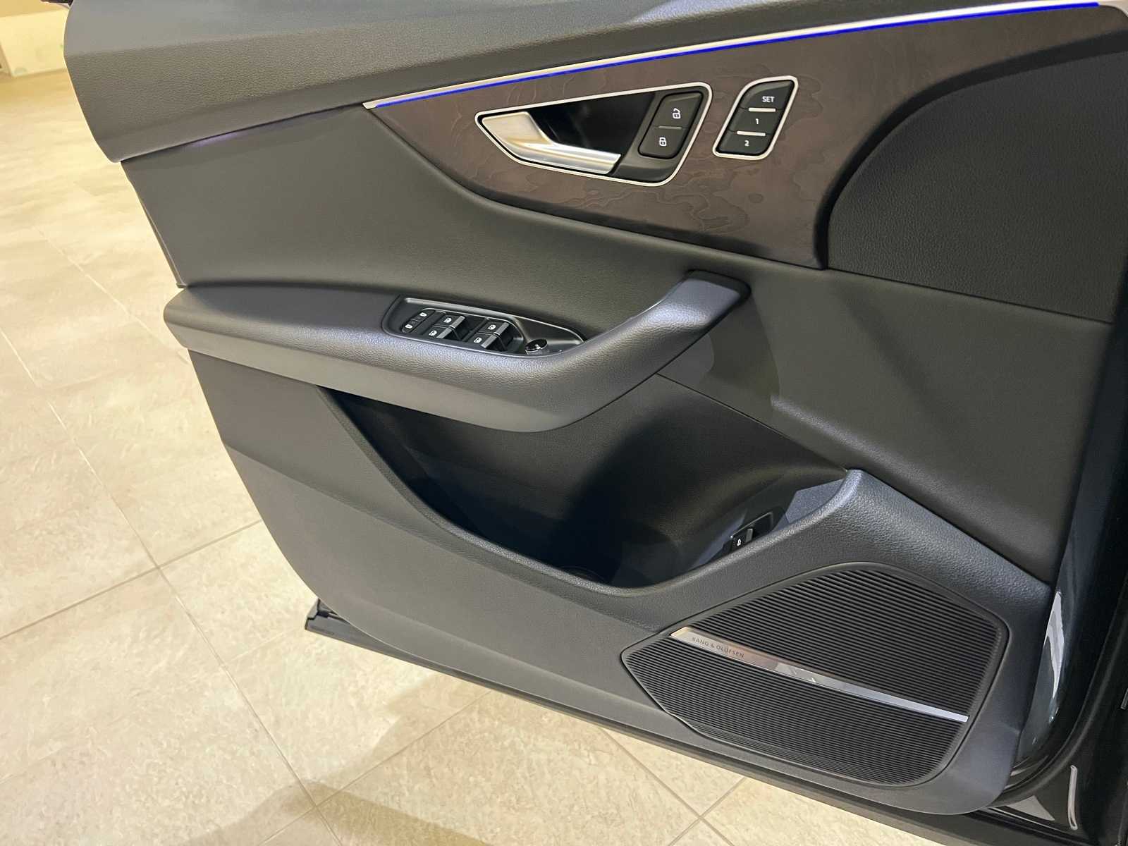 Thumbnail: 2020 Audi Q8 - 18