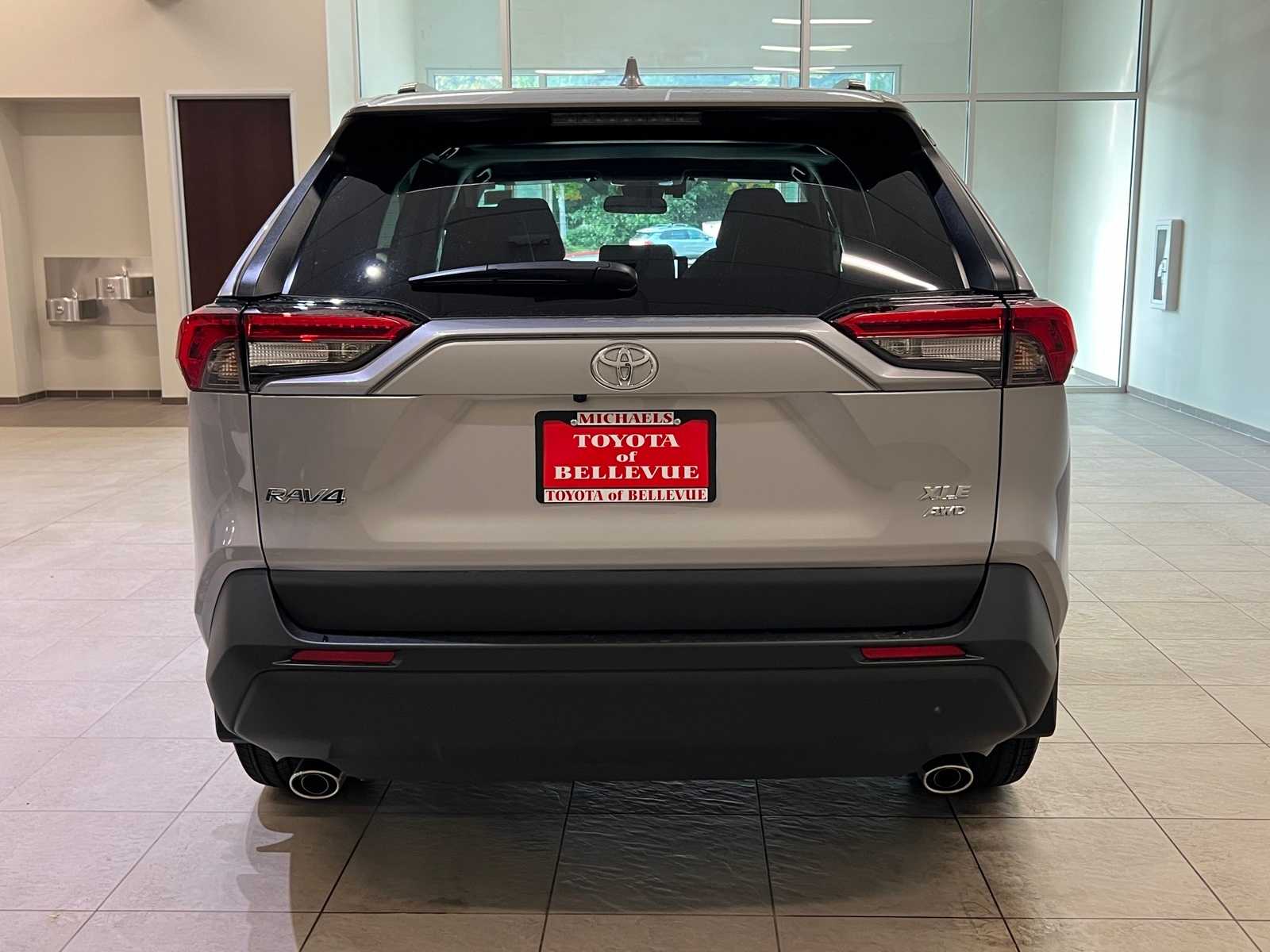 Thumbnail: 2025 Toyota RAV4 - 5