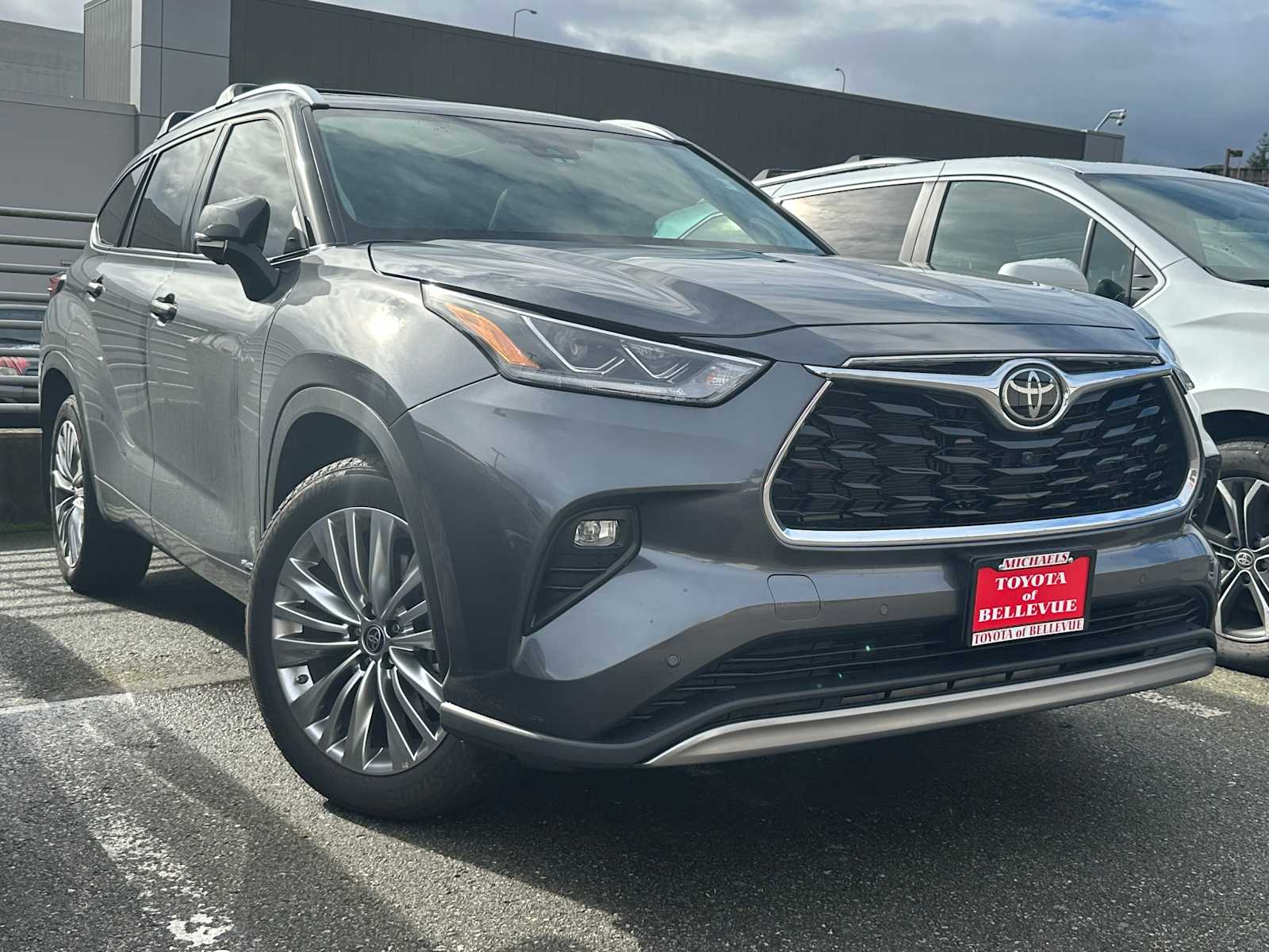 Thumbnail: 2025 Toyota Highlander - 3