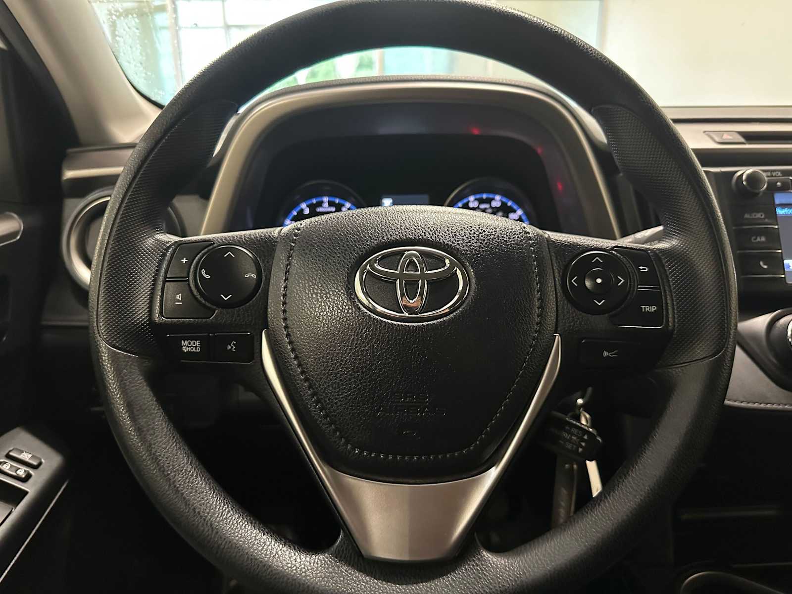 Thumbnail: 2018 Toyota RAV4 - 11