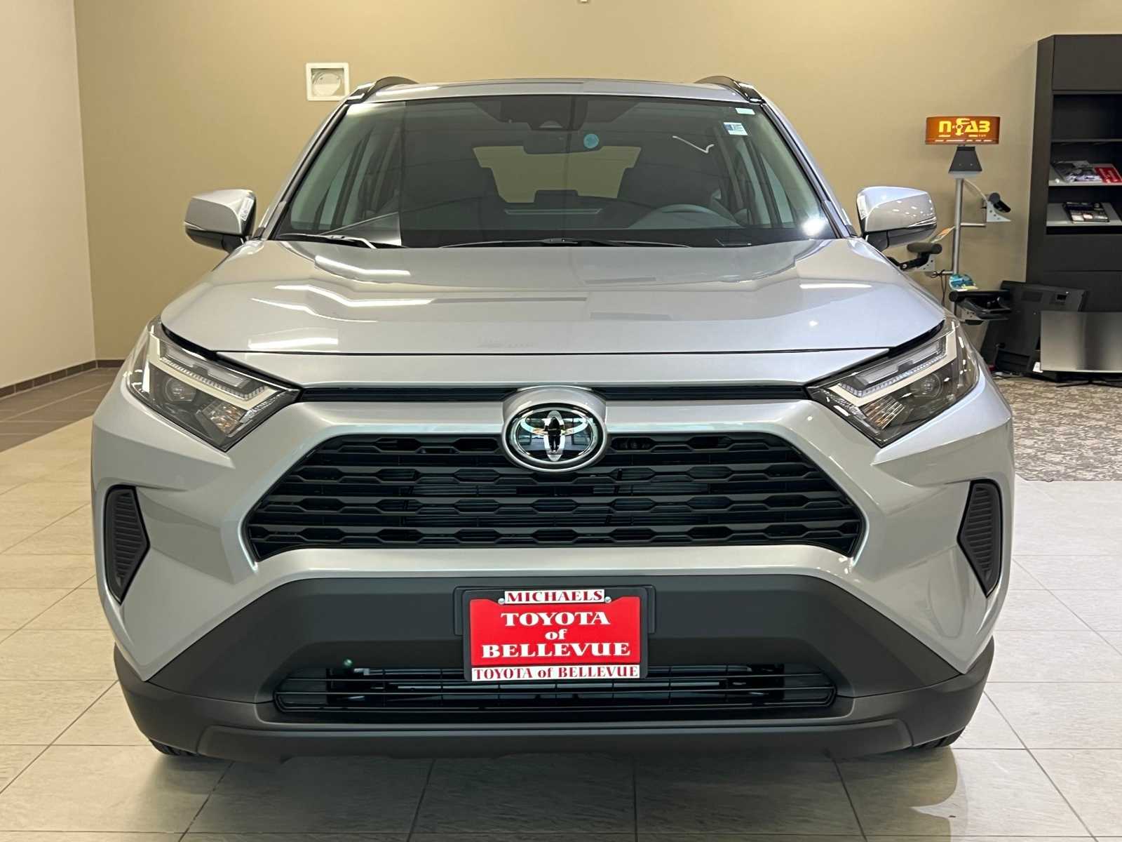 Thumbnail: 2025 Toyota RAV4 - 8