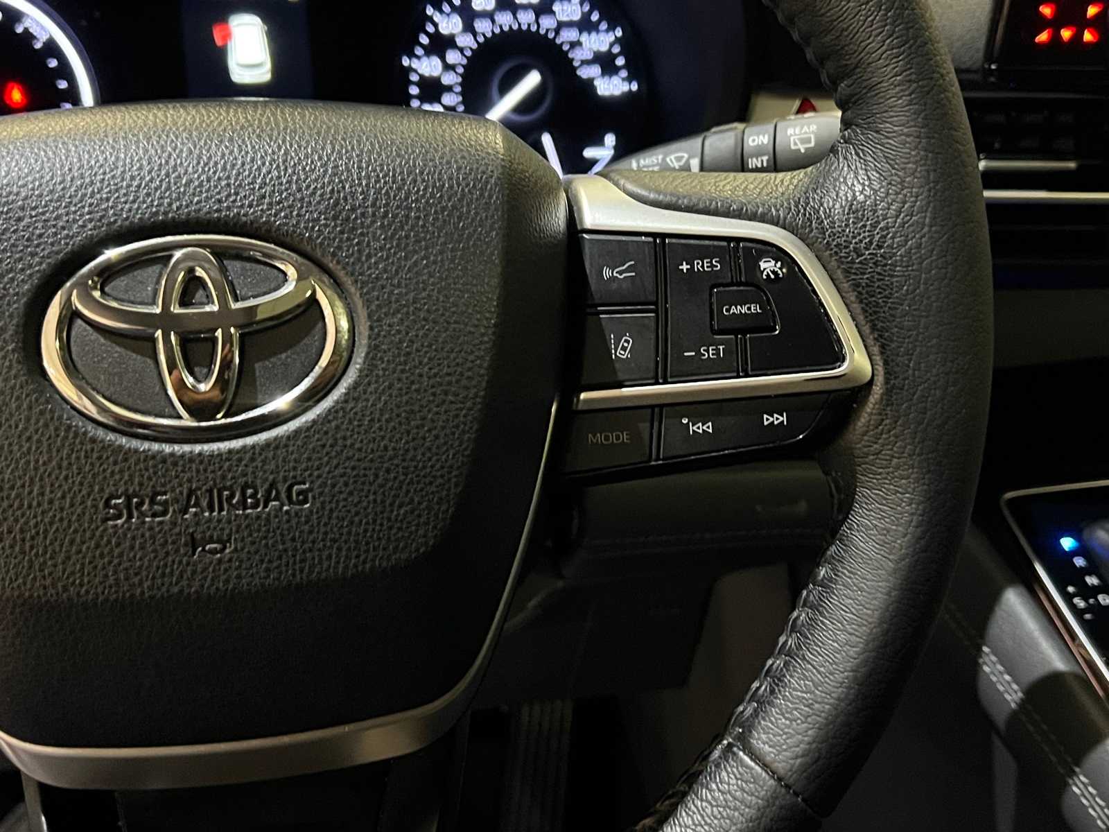 Thumbnail: 2021 Toyota Sienna - 21