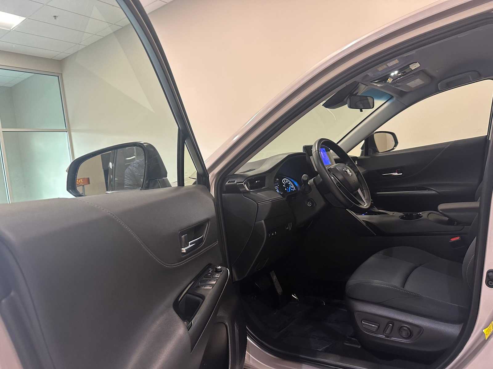 Thumbnail: 2024 Toyota Venza - 22