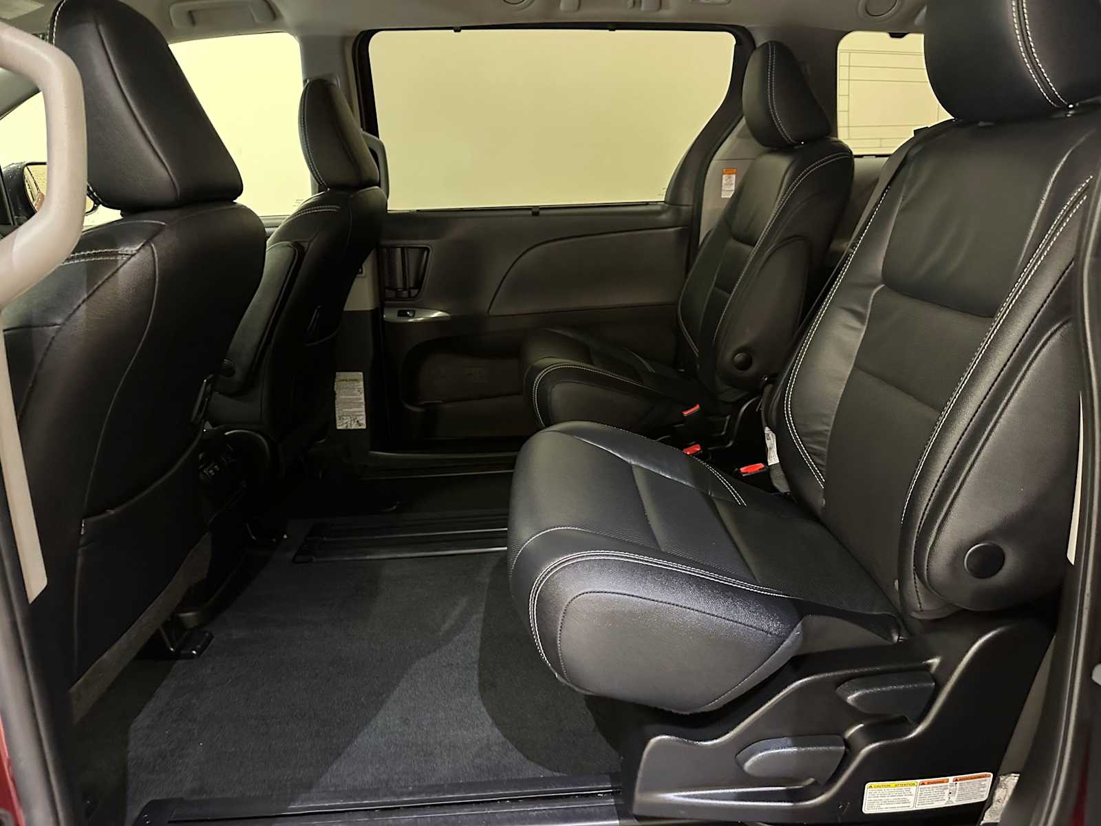 Thumbnail: 2018 Toyota Sienna - 22