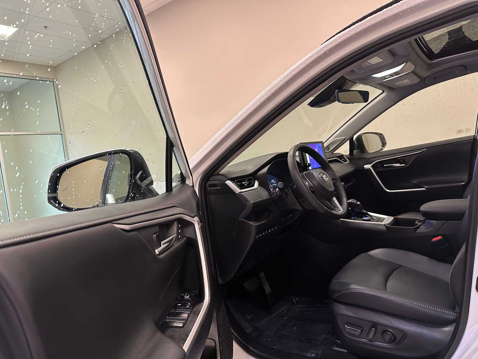 Thumbnail: 2024 Toyota RAV4 - 23