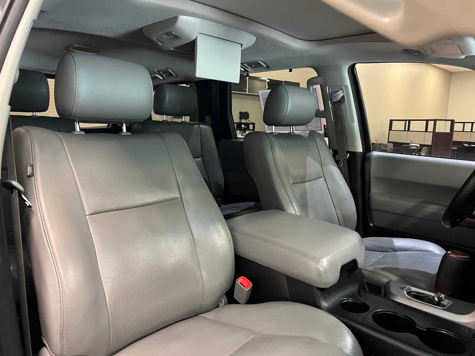 Thumbnail: 2014 Toyota Sequoia - 14