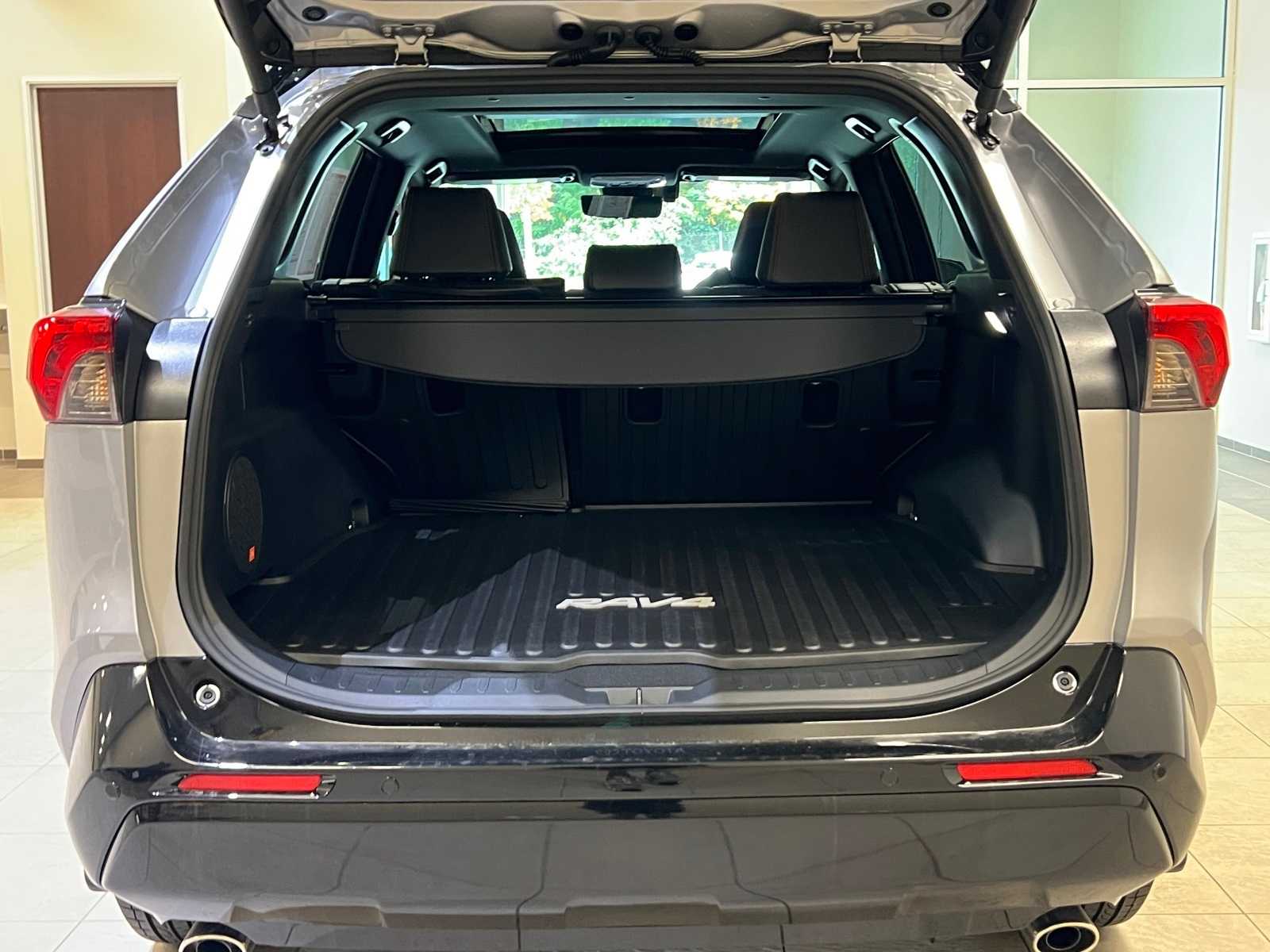 Thumbnail: 2025 Toyota RAV4 - 30