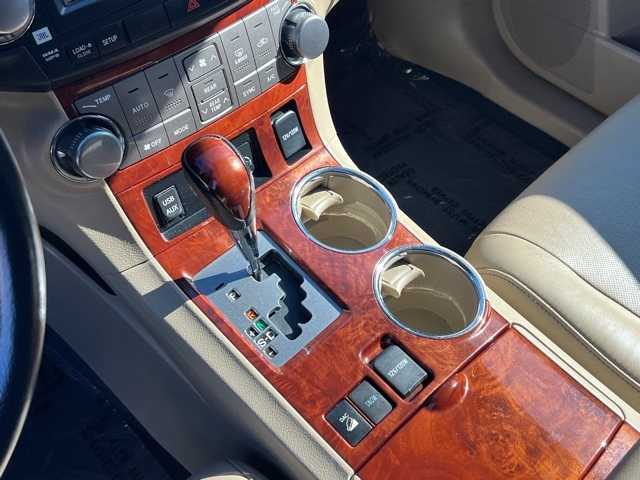 Thumbnail: 2011 Toyota Highlander - 23