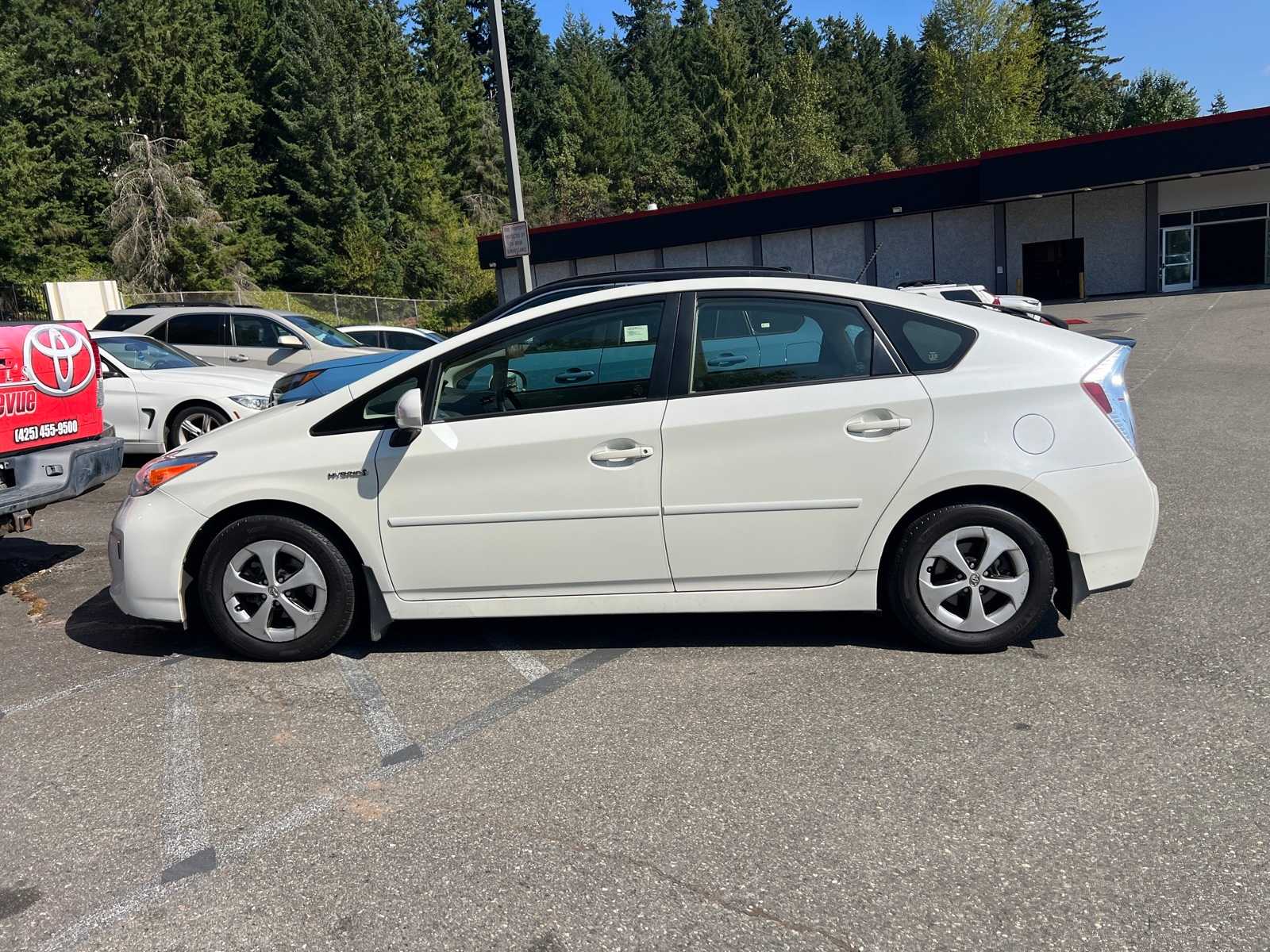 Thumbnail: 2014 Toyota Prius - 4