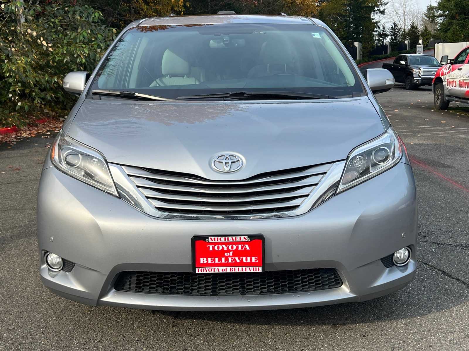 Thumbnail: 2017 Toyota Sienna - 3