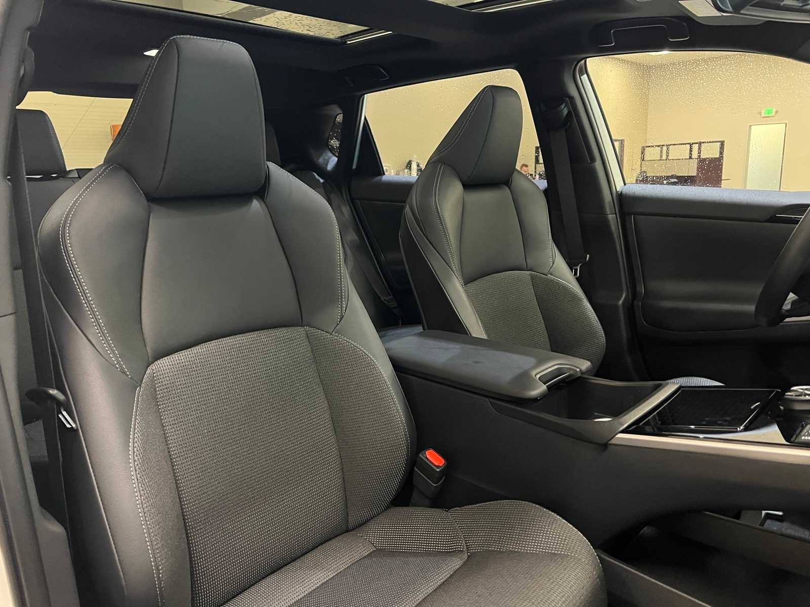 Thumbnail: 2024 Toyota bZ4X - 14