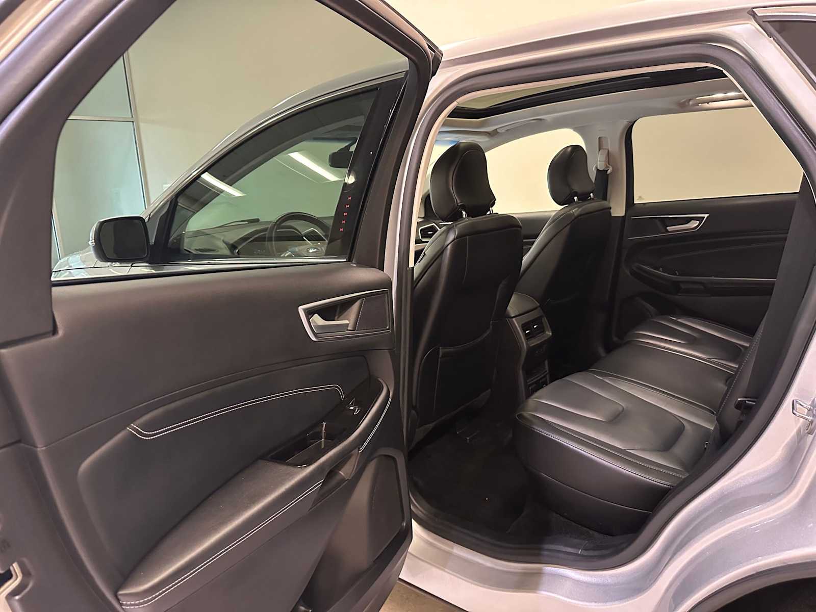 Thumbnail: 2017 Ford Edge - 34