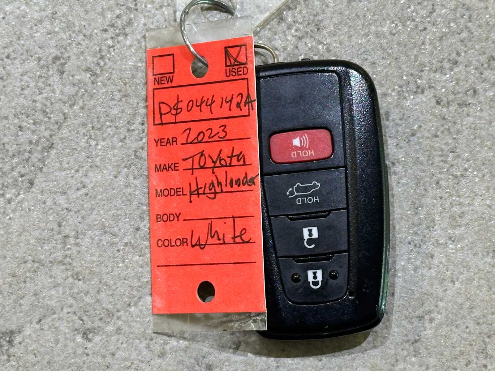 Thumbnail: 2023 Toyota Highlander - 33