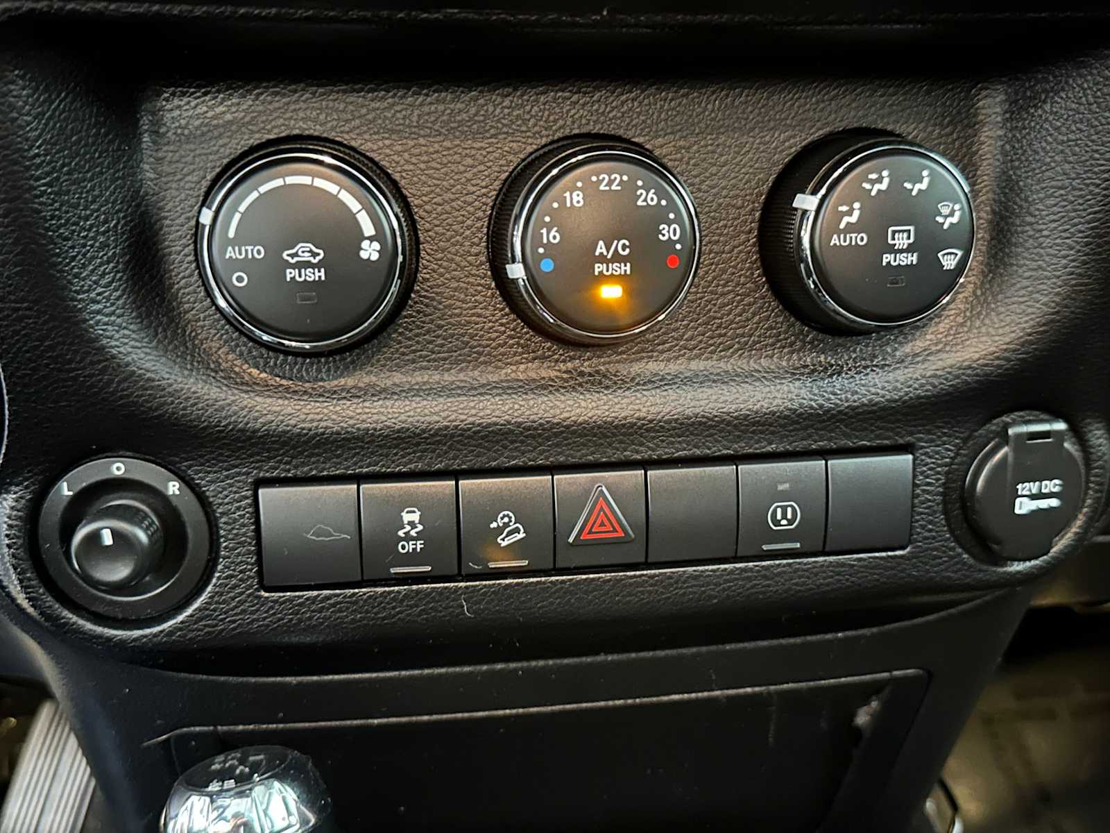 Thumbnail: 2013 Jeep Wrangler - 14
