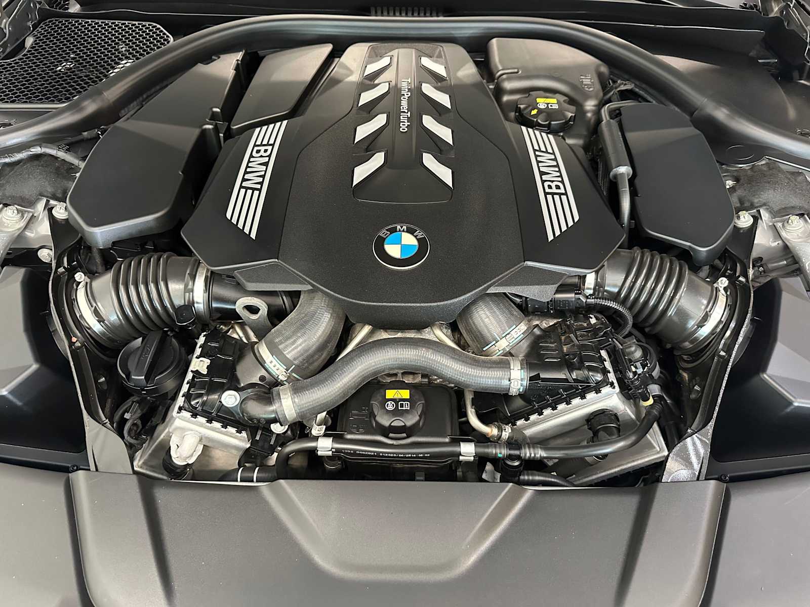 Thumbnail: 2021 BMW 7 Series - 10
