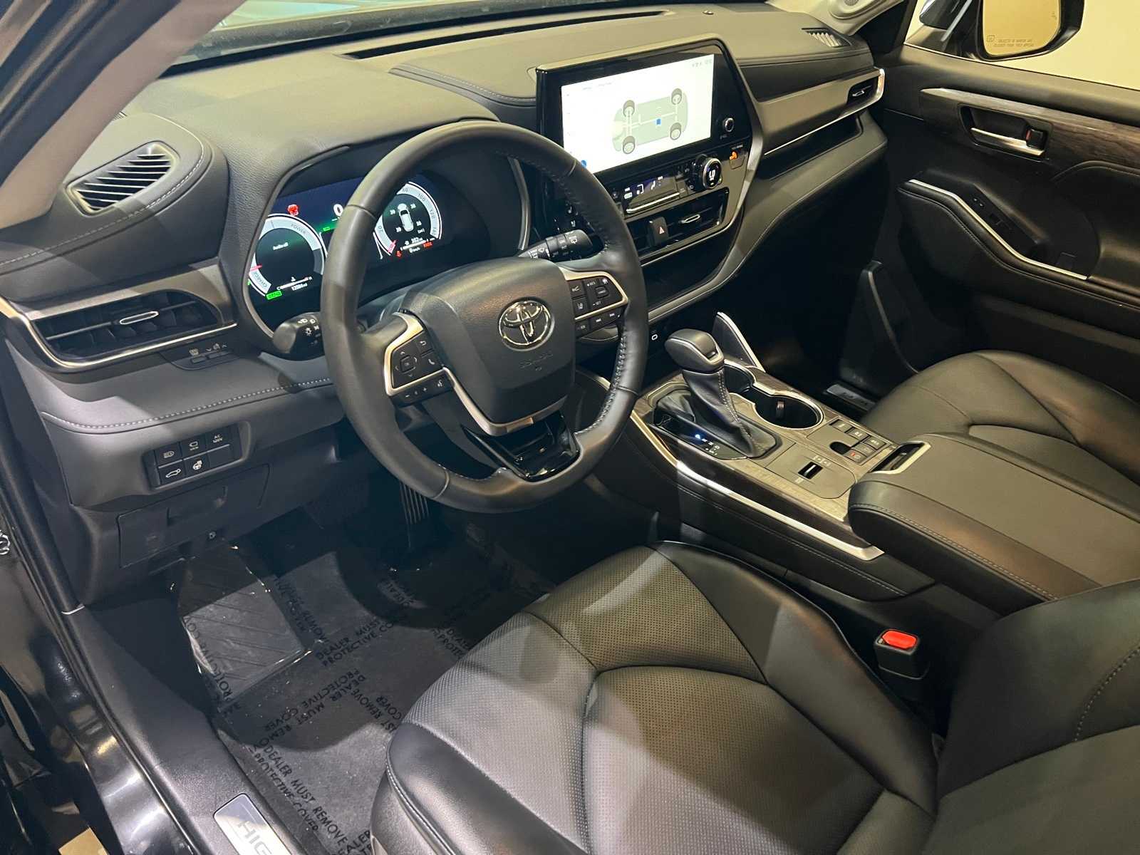 Thumbnail: 2023 Toyota Highlander - 2