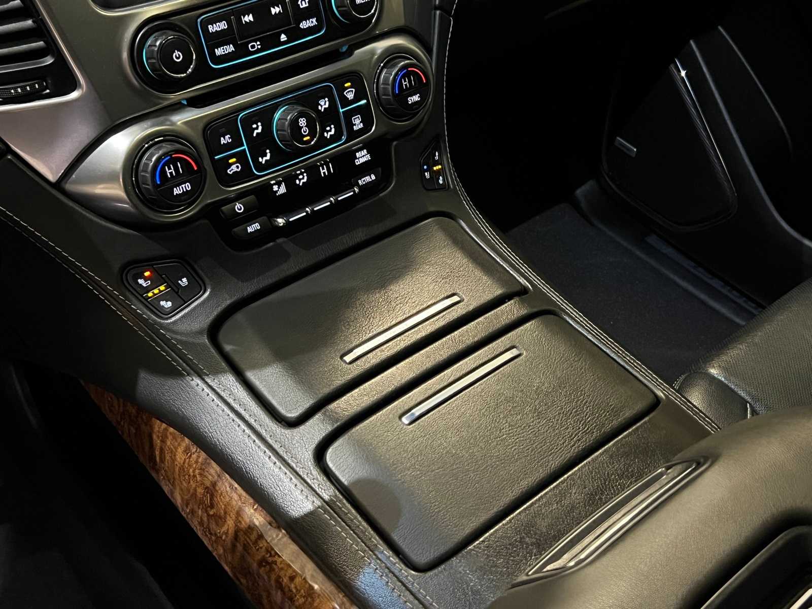 Thumbnail: 2020 Chevrolet Tahoe - 23