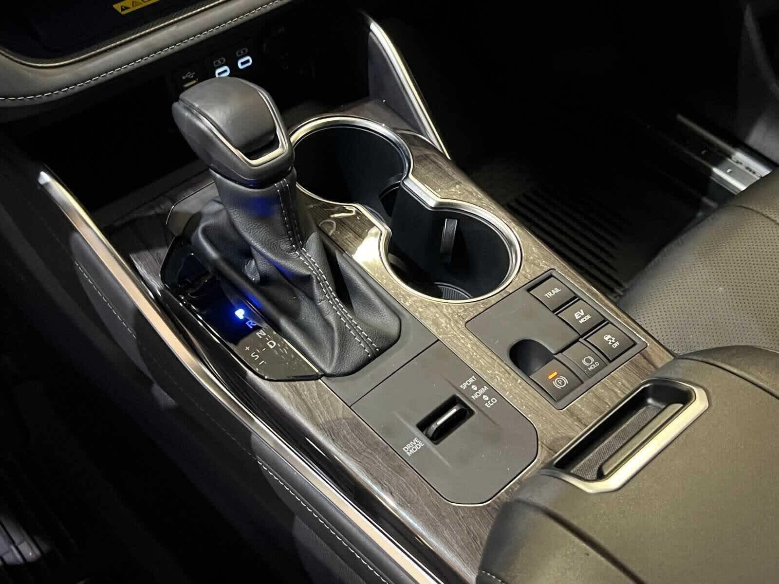 Thumbnail: 2025 Toyota Highlander - 22