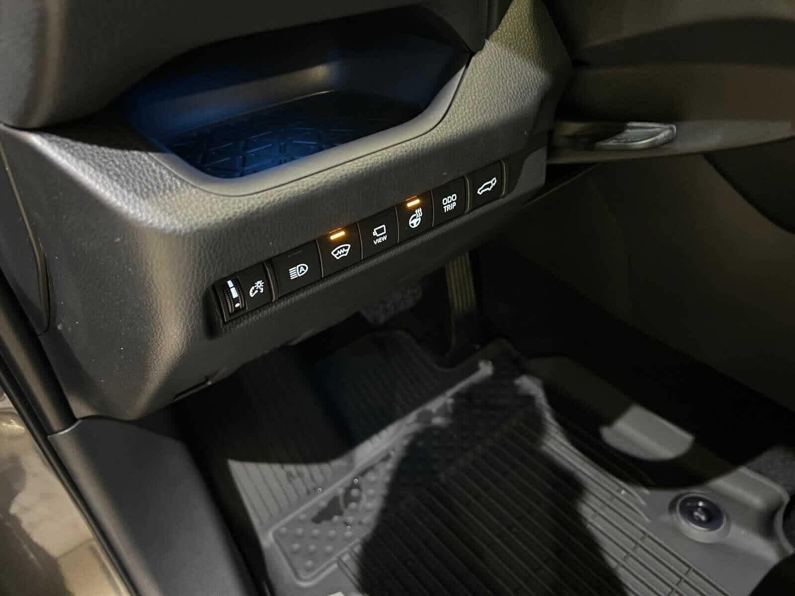 Thumbnail: 2025 Toyota RAV4 - 16