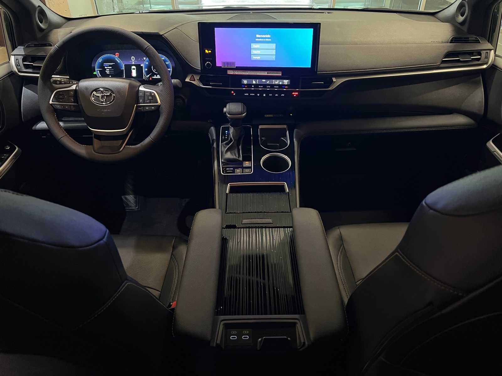 Thumbnail: 2025 Toyota Sienna - 10