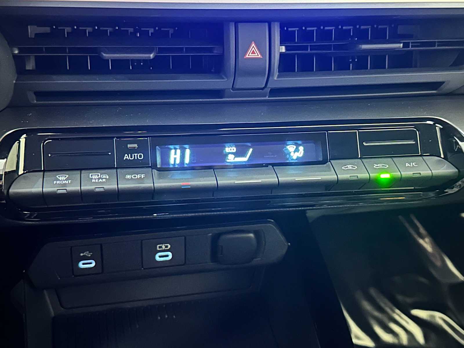 Thumbnail: 2024 Toyota Prius - 15