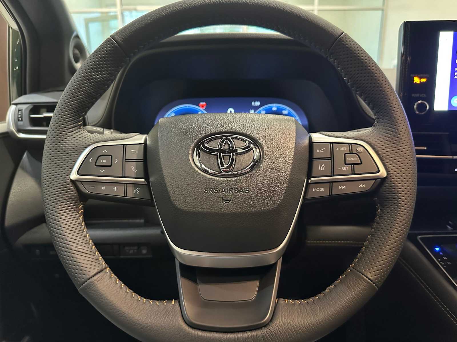 Thumbnail: 2026 Toyota Sienna - 11