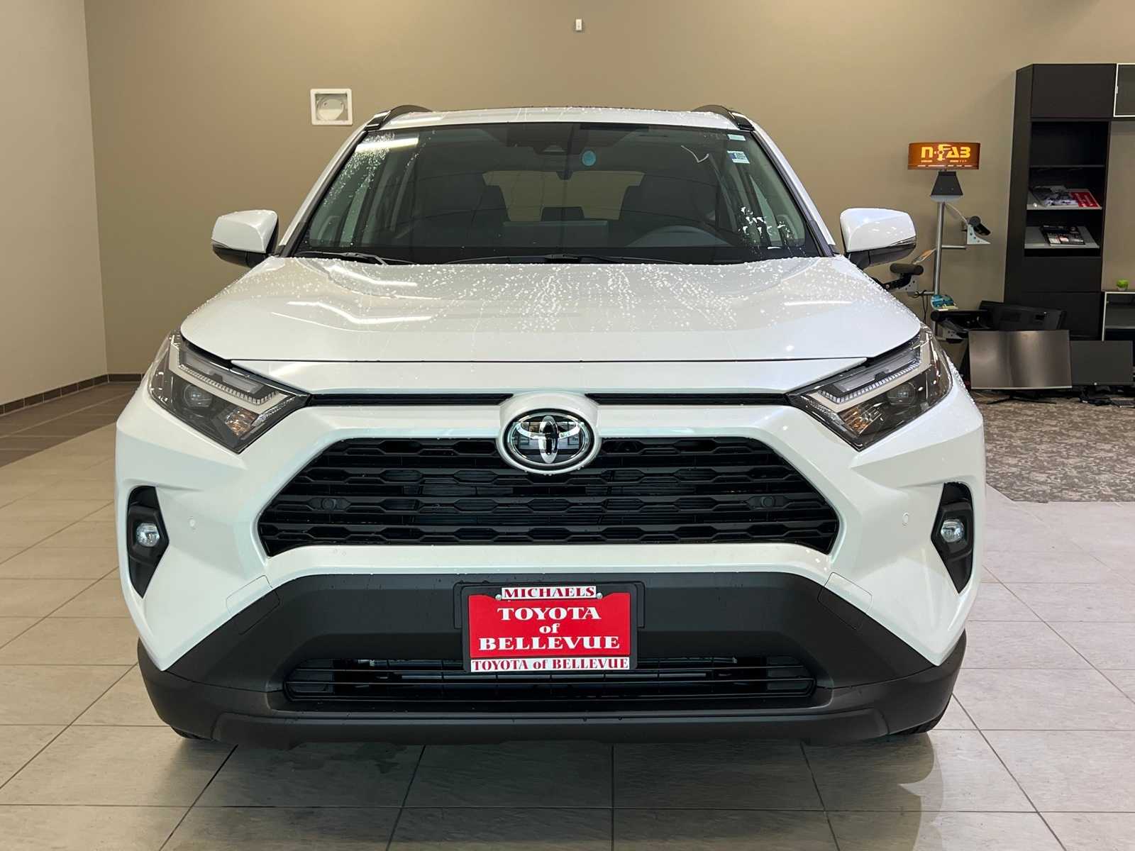 Thumbnail: 2025 Toyota RAV4 - 8