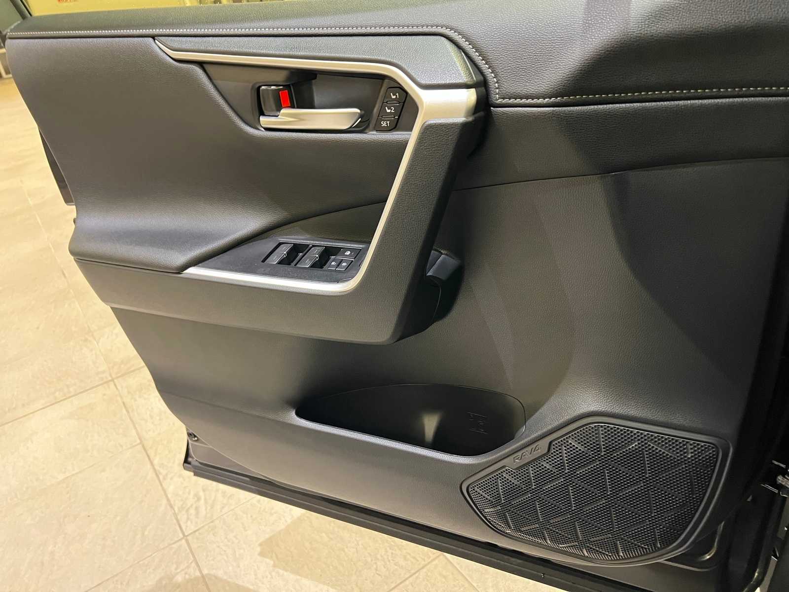 Thumbnail: 2025 Toyota RAV4 - 18