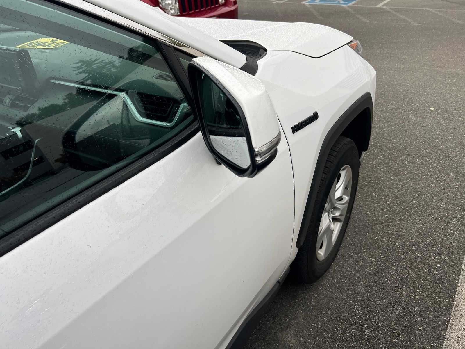 Thumbnail: 2021 Toyota RAV4 - 6