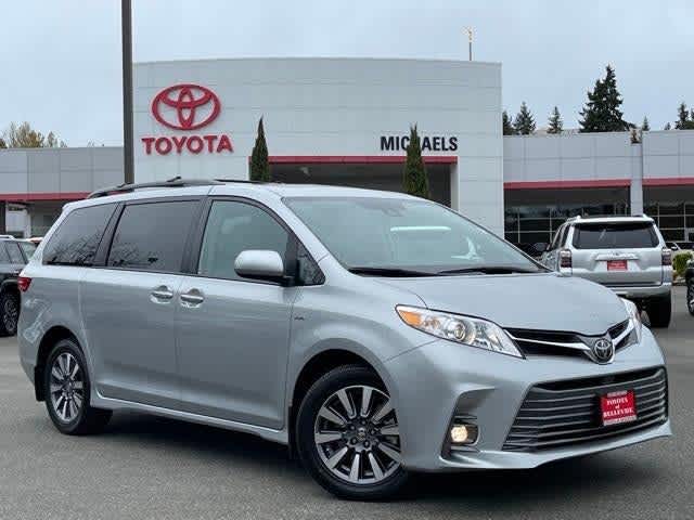 Thumbnail: 2020 Toyota Sienna - 1