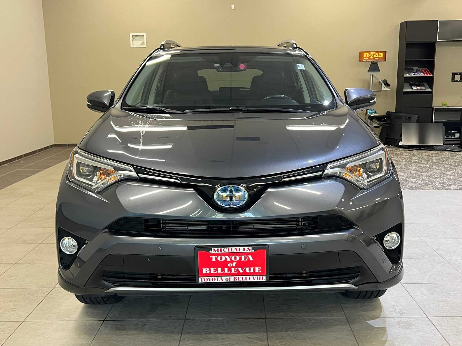 Thumbnail: 2018 Toyota RAV4 - 8