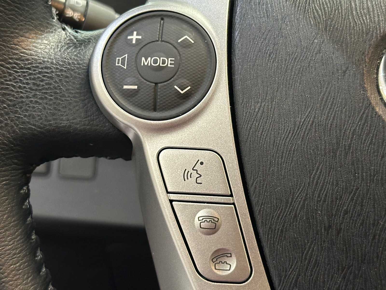 Thumbnail: 2014 Toyota Prius c - 17