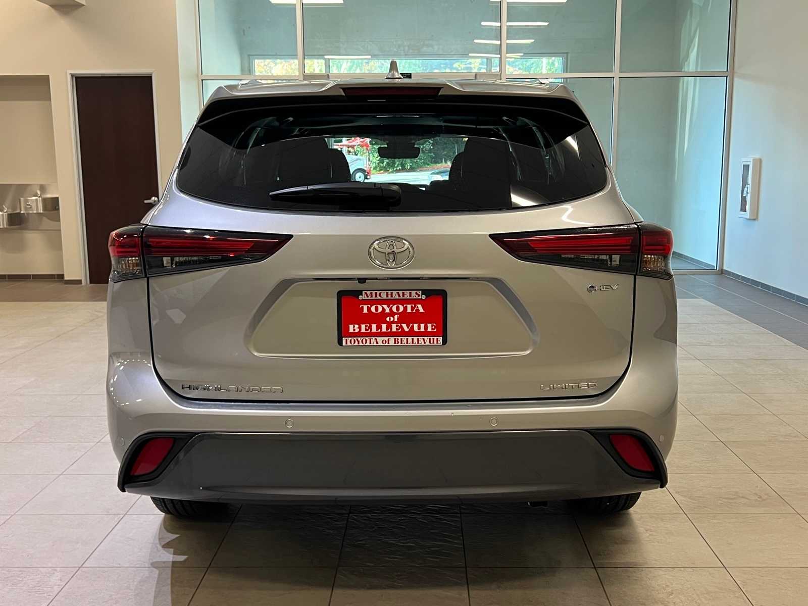 Thumbnail: 2025 Toyota Highlander - 5