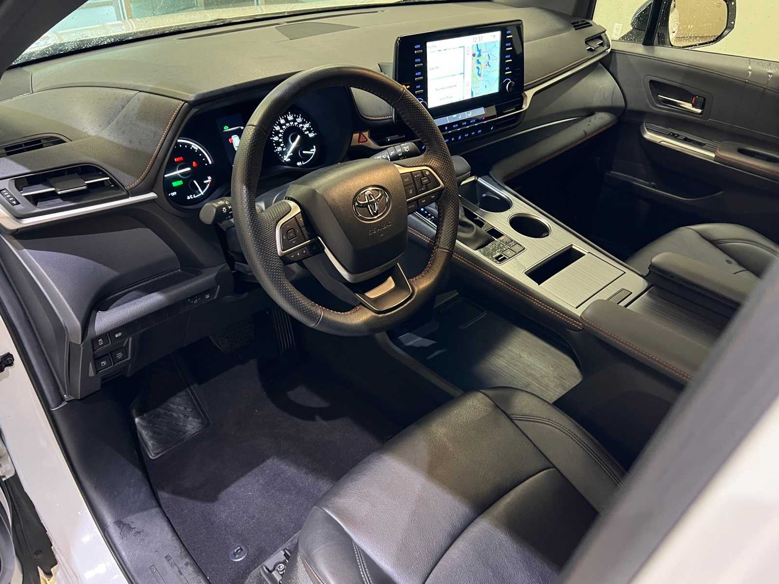 Thumbnail: 2024 Toyota Sienna - 2