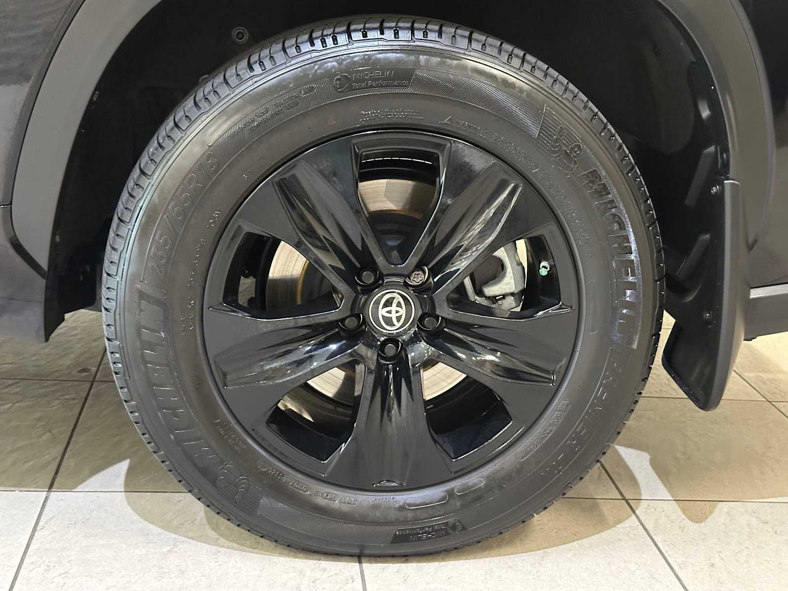 Thumbnail: 2024 Toyota Highlander - 8