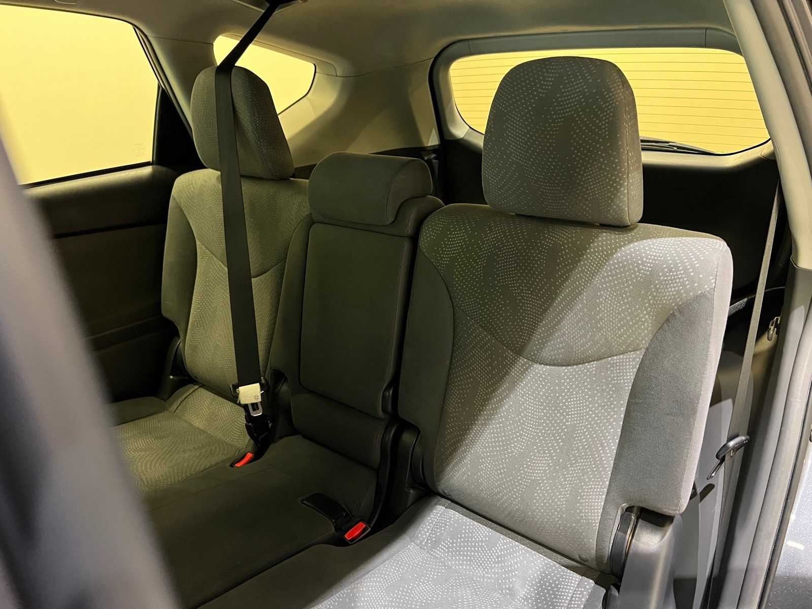 Thumbnail: 2014 Toyota Prius v - 13