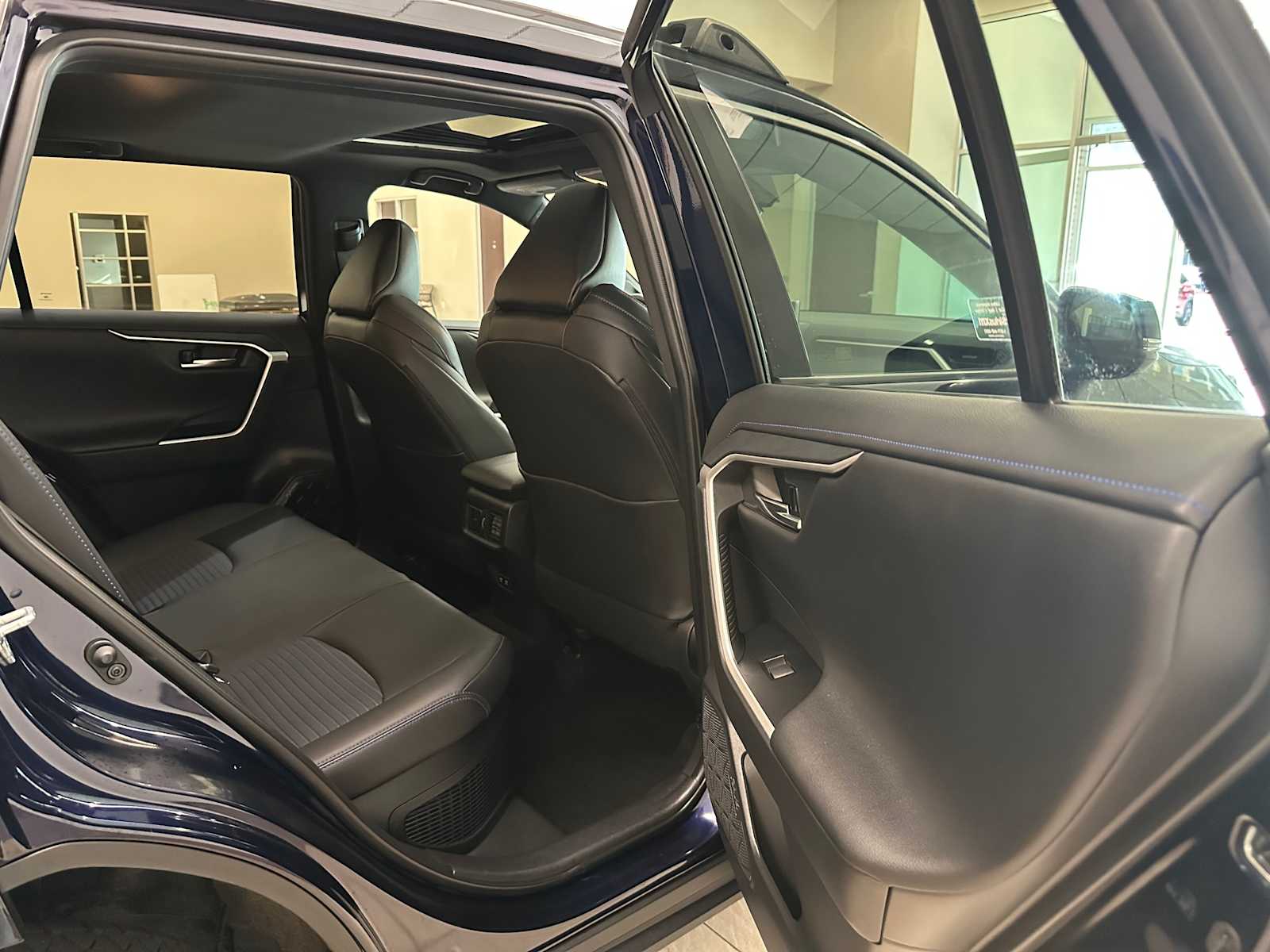 Thumbnail: 2021 Toyota RAV4 - 27