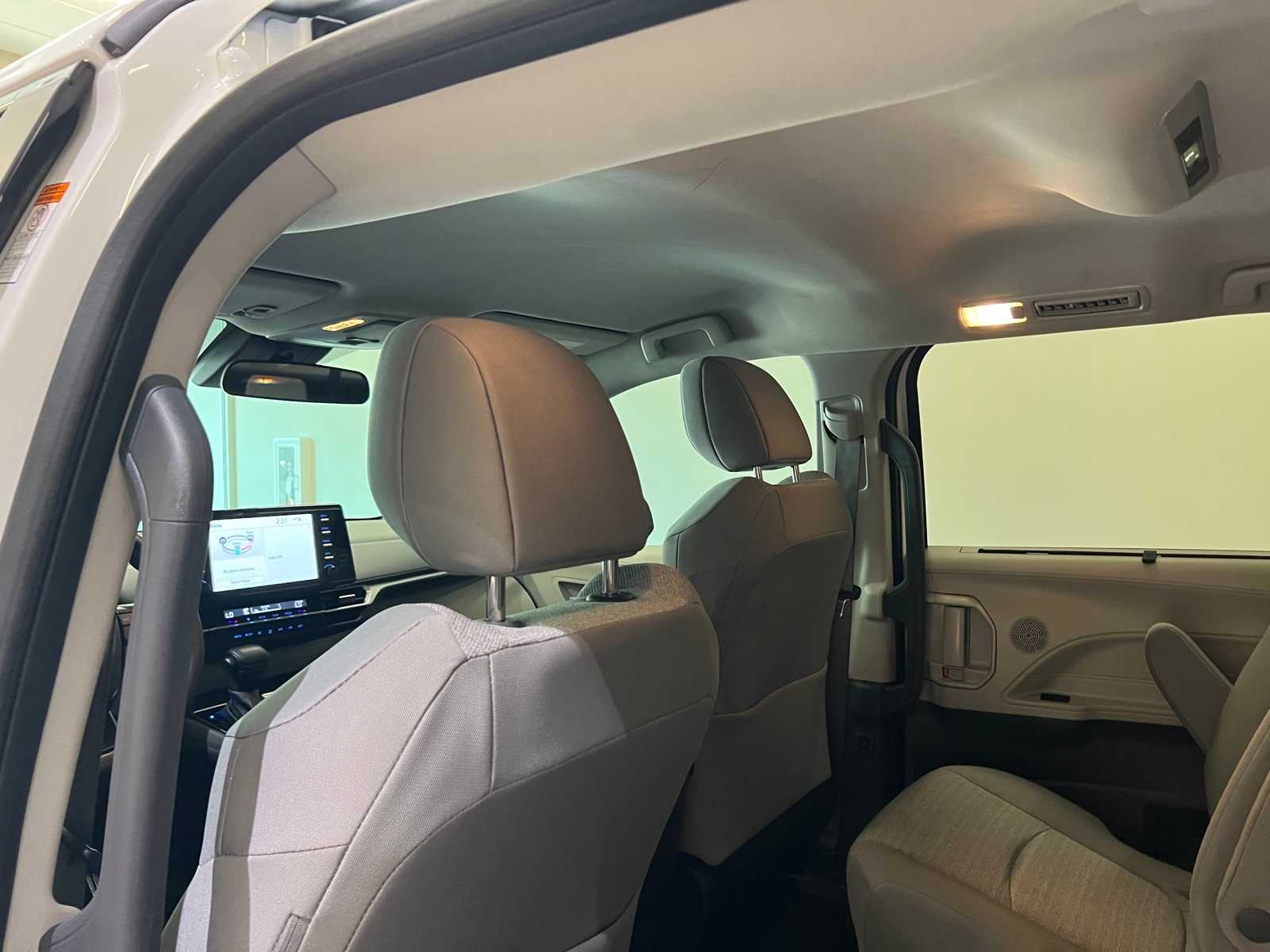 Thumbnail: 2024 Toyota Sienna - 12
