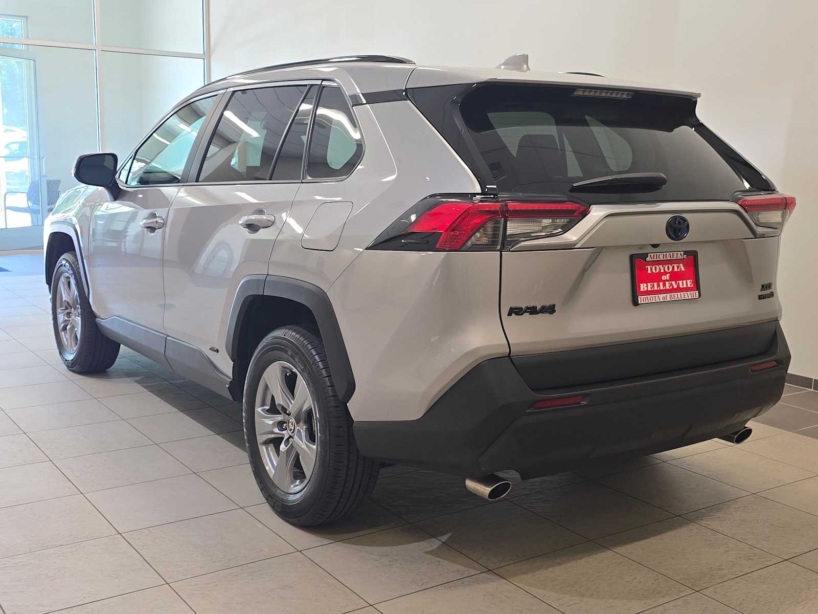 Thumbnail: 2022 Toyota RAV4 - 4