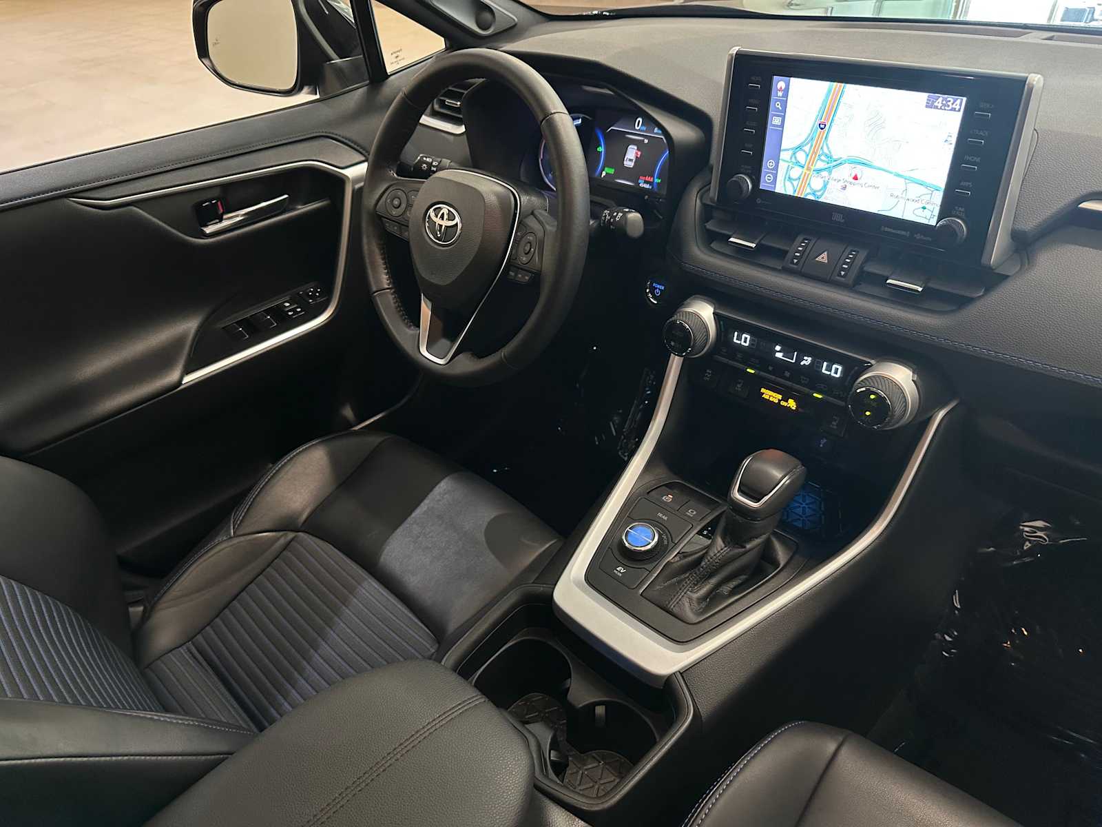 Thumbnail: 2021 Toyota RAV4 - 30