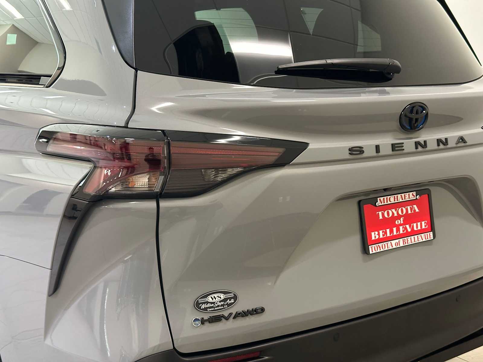 Thumbnail: 2025 Toyota Sienna - 7